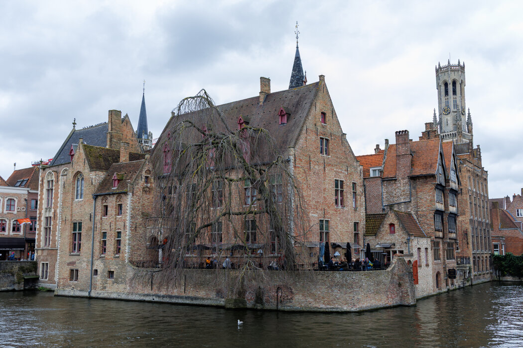 Europäische Küste mit Abendlicht